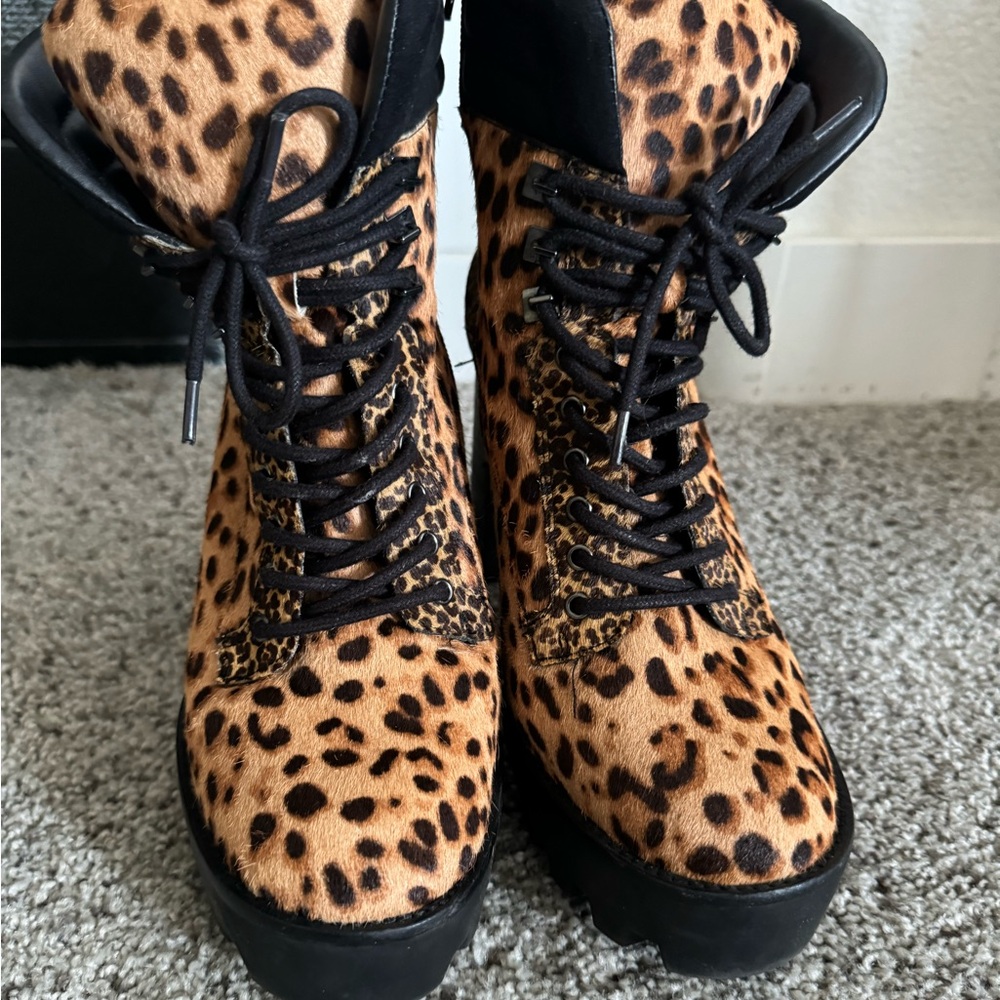 Beautiful Gianni Bini Animal Print Booties, Size 9.5